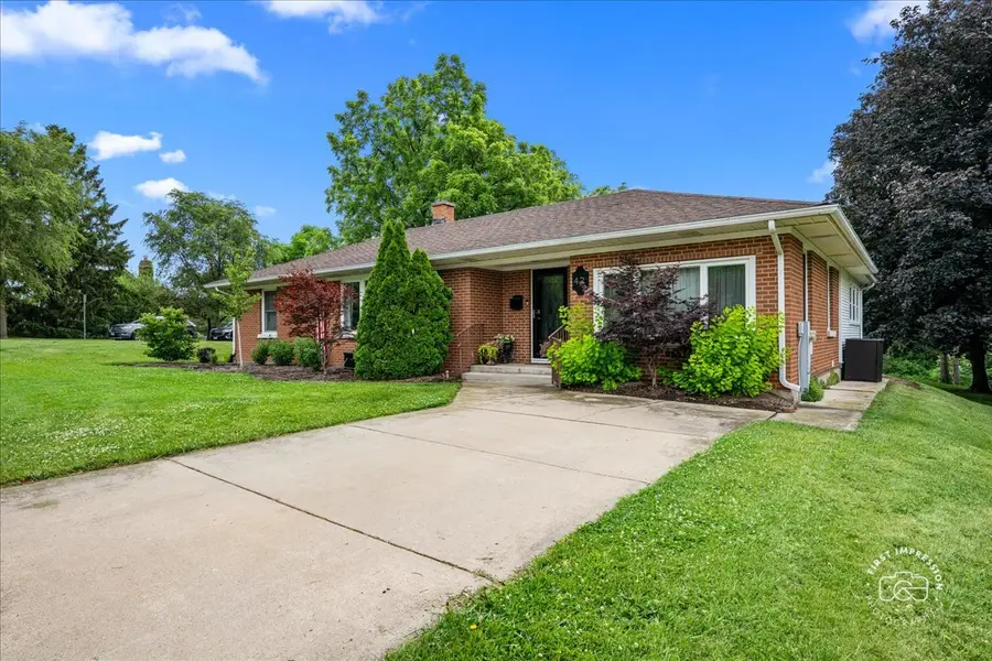 42 N 13th Avenue, Saint Charles, IL 60174 - #2