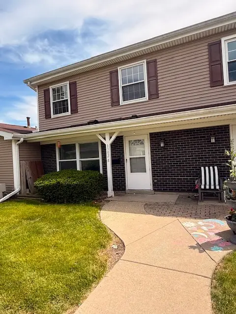1302 Kingsbury Drive #E, Hanover Park, IL 60133