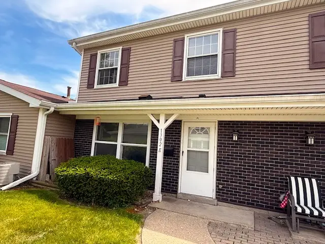 1302 Kingsbury Drive #E, Hanover Park, IL 60133 - #2