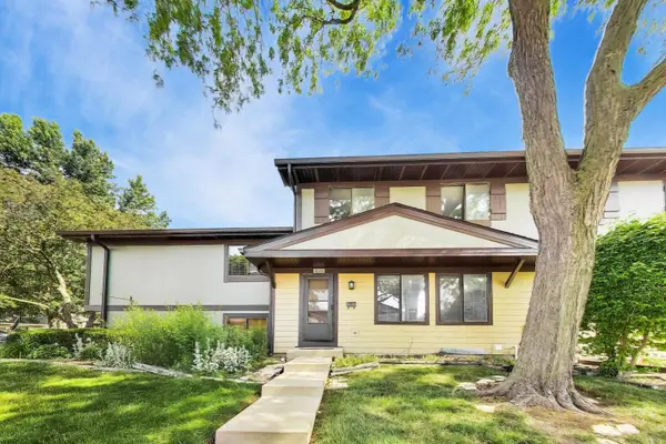 6235 Gold Circle #6235, Hanover Park, IL 60133