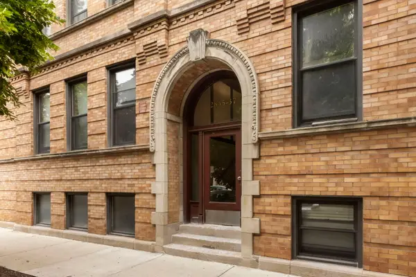 2837 N Cambridge Avenue #2, Chicago, IL 60657