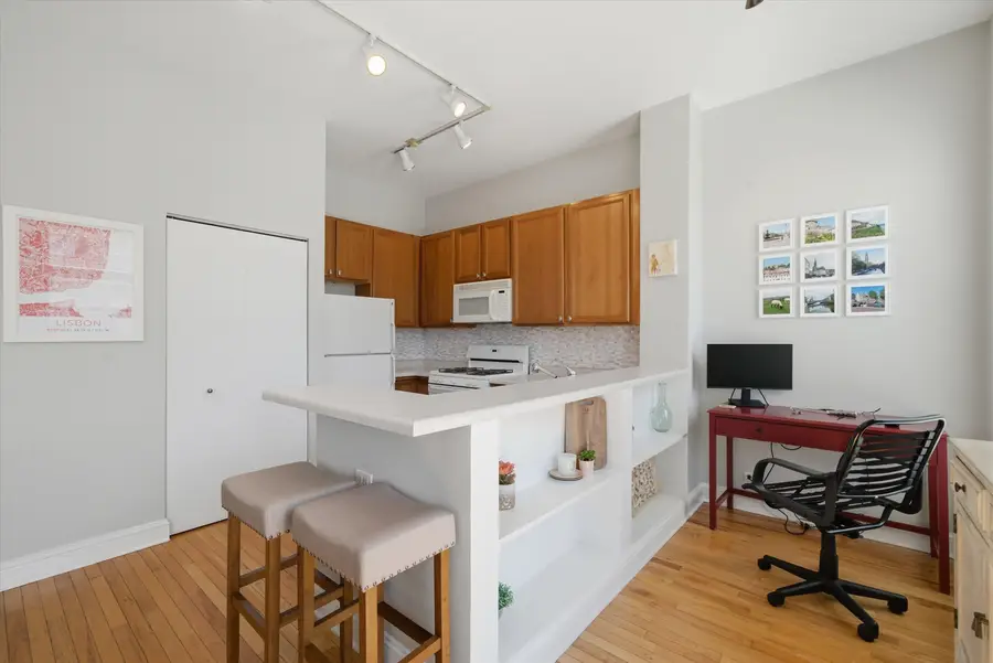 3175 N Lincoln Avenue #302, Chicago, IL 60657 - #3
