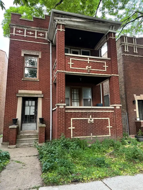 4439 N Whipple Street, Chicago, IL 60625