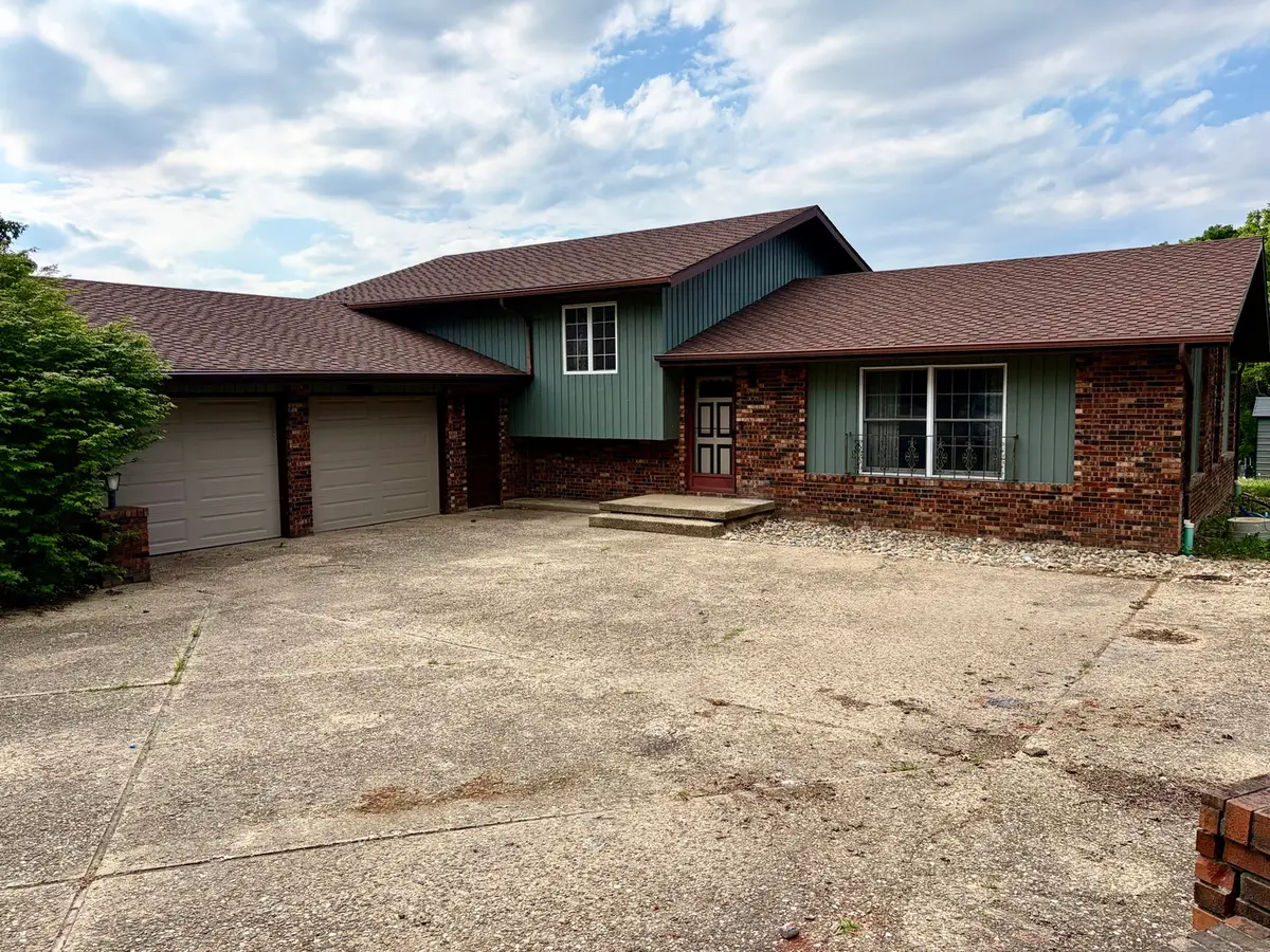 8819 Oak Drive, Clinton, IL 61727 - #1