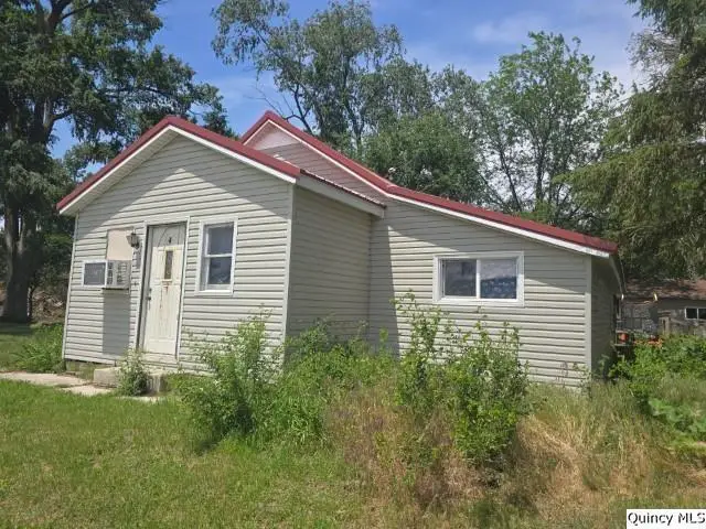 212 E Douglas, Sciota, IL 61475 - #1