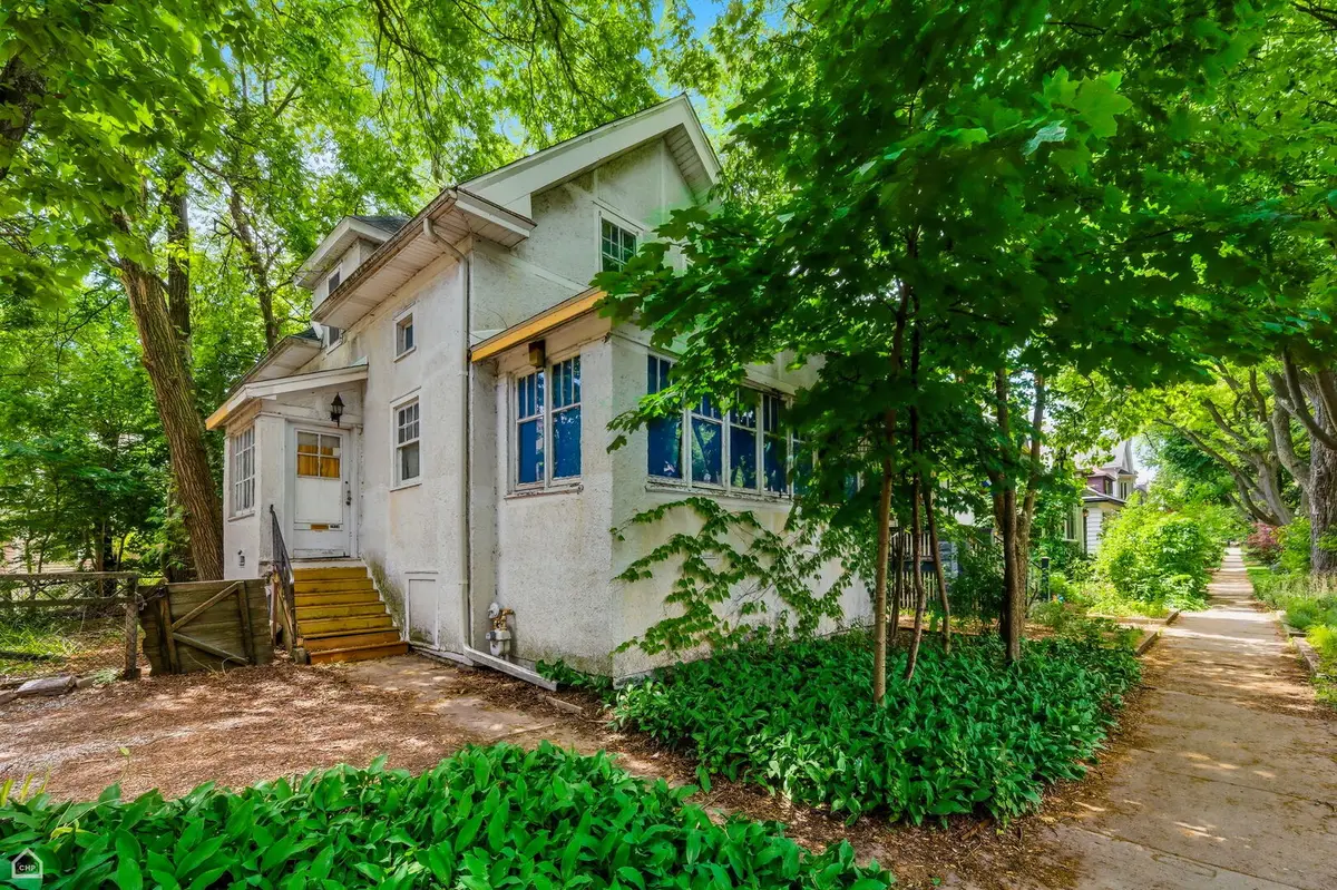 2019 W Chase Avenue, Chicago, IL 60645 - #1