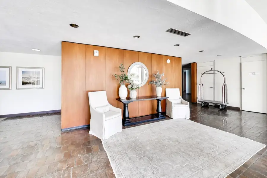 1630 Sheridan Road #2C, Wilmette, IL 60091 - #3