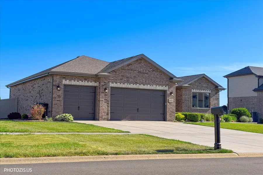 892 W Woodlawn Road, New Lenox, IL 60451 - #3