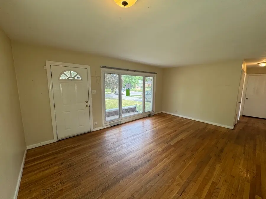 386 Clyde Avenue, Calumet City, IL 60409 - #3