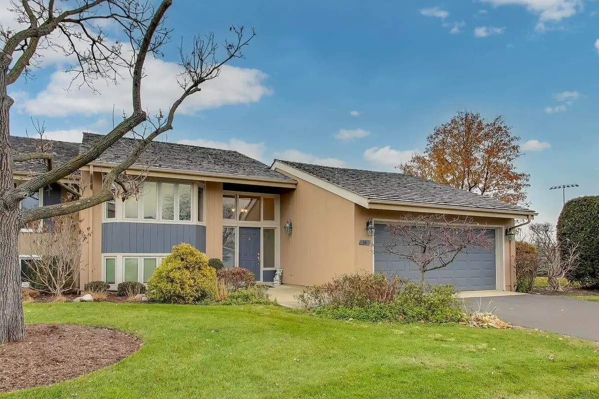 211 Briarwood Pass, Oak Brook, IL 60523 - #1