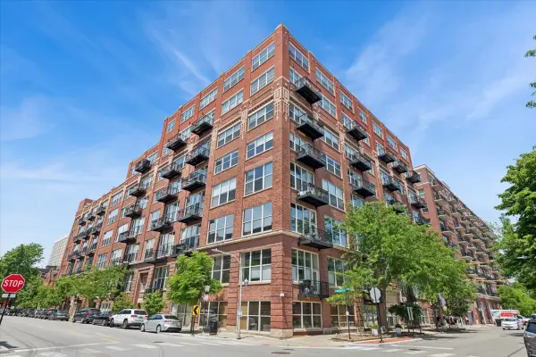 1500 W Monroe Street #325, Chicago, IL 60607