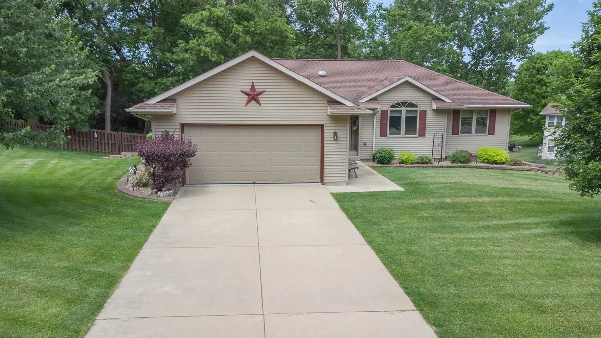 920 Mesa Drive, Freeport, IL 61032 - #1