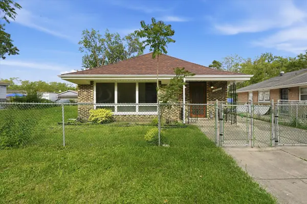13409 S Komenski Avenue, Robbins, IL 60472
