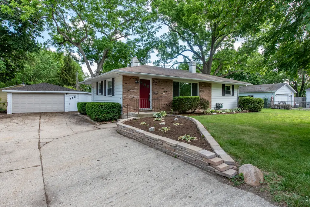 2109 7th Street, Winthrop Harbor, IL 60096 - #1