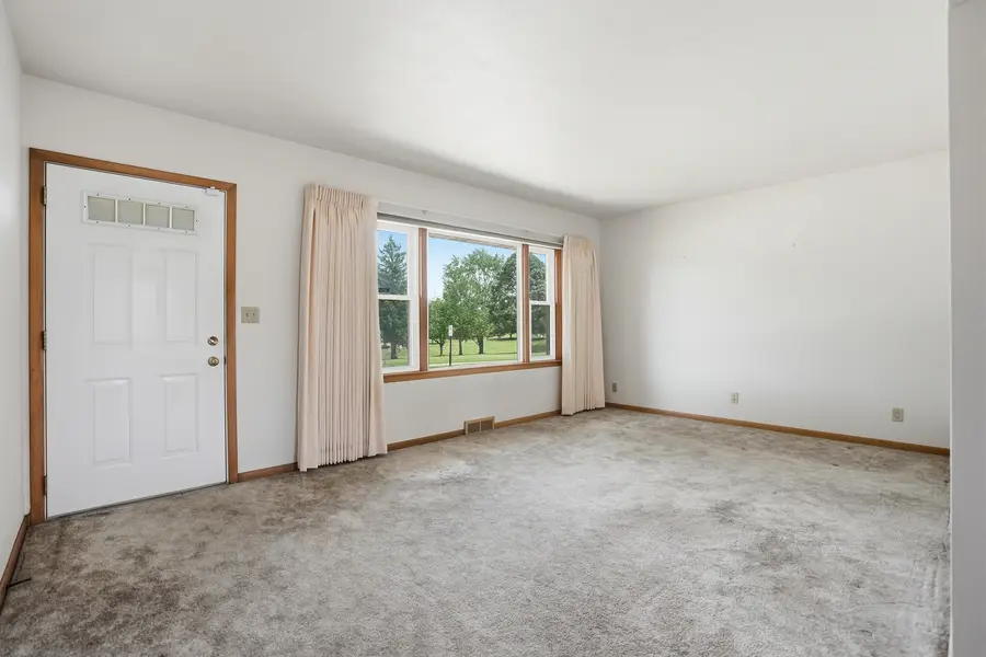 2132 N Elsie Avenue, Davenport, IA 52804 - #3
