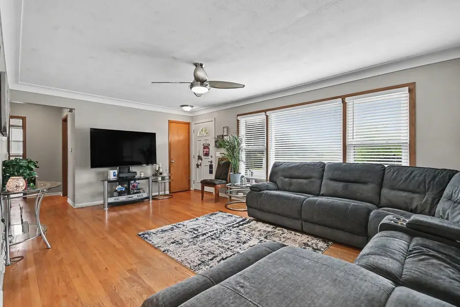 901 Brookwood Street, Bensenville, IL 60106 - #2
