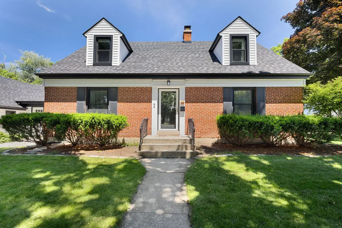 4 W Monroe Street, Villa Park, IL 60181 - #1