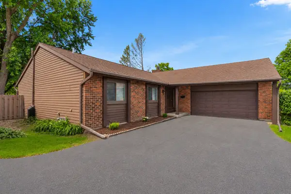 743 Parkview Court, Roselle, IL 60172