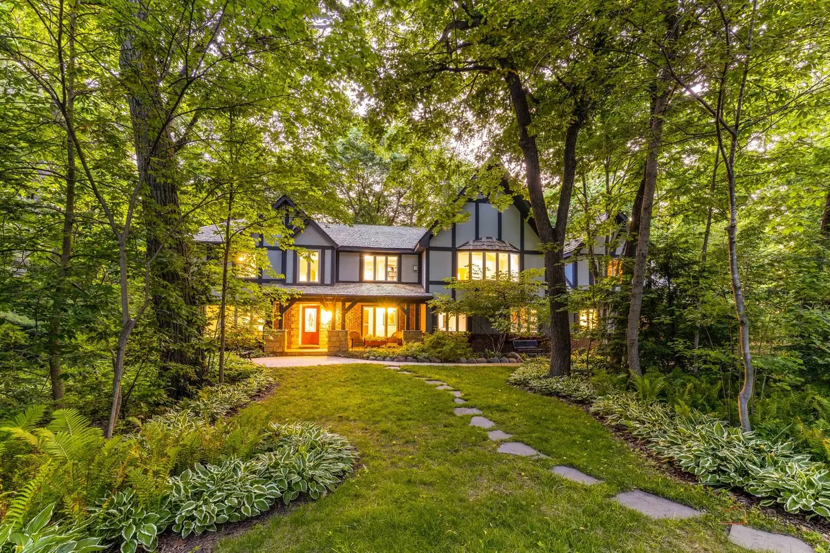 28588 N Tanglewood Court, Libertyville, IL 60048 - #1