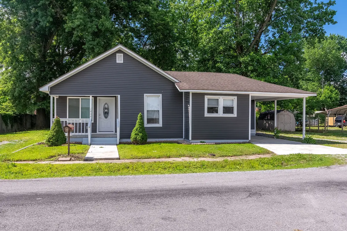 1608 W Adams Street, Herrin, IL 62948 - #1