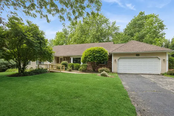730 Yorktown Drive, Algonquin, IL 60102