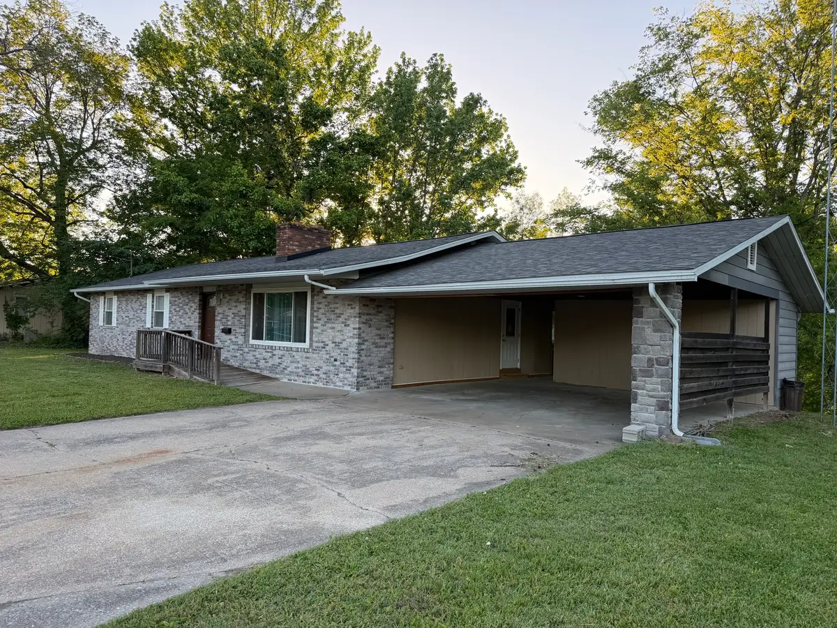 1612 Shomaker Drive, Murphysboro, IL 62966 - #1