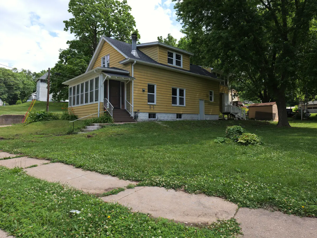 941 Sylvan Avenue, Davenport, IA 52803 - #1