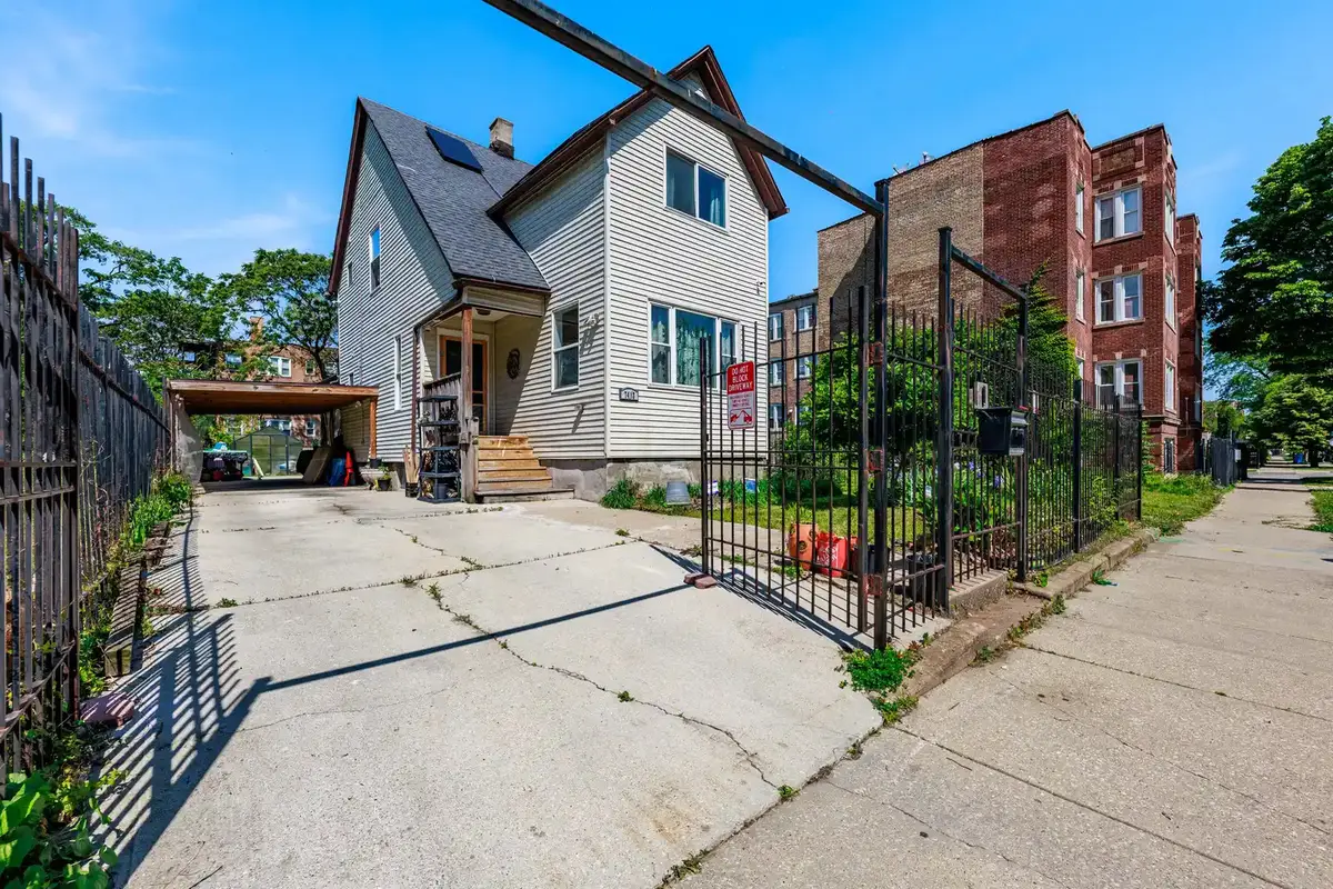 7412 S Phillips Avenue, Chicago, IL 60649 - #1
