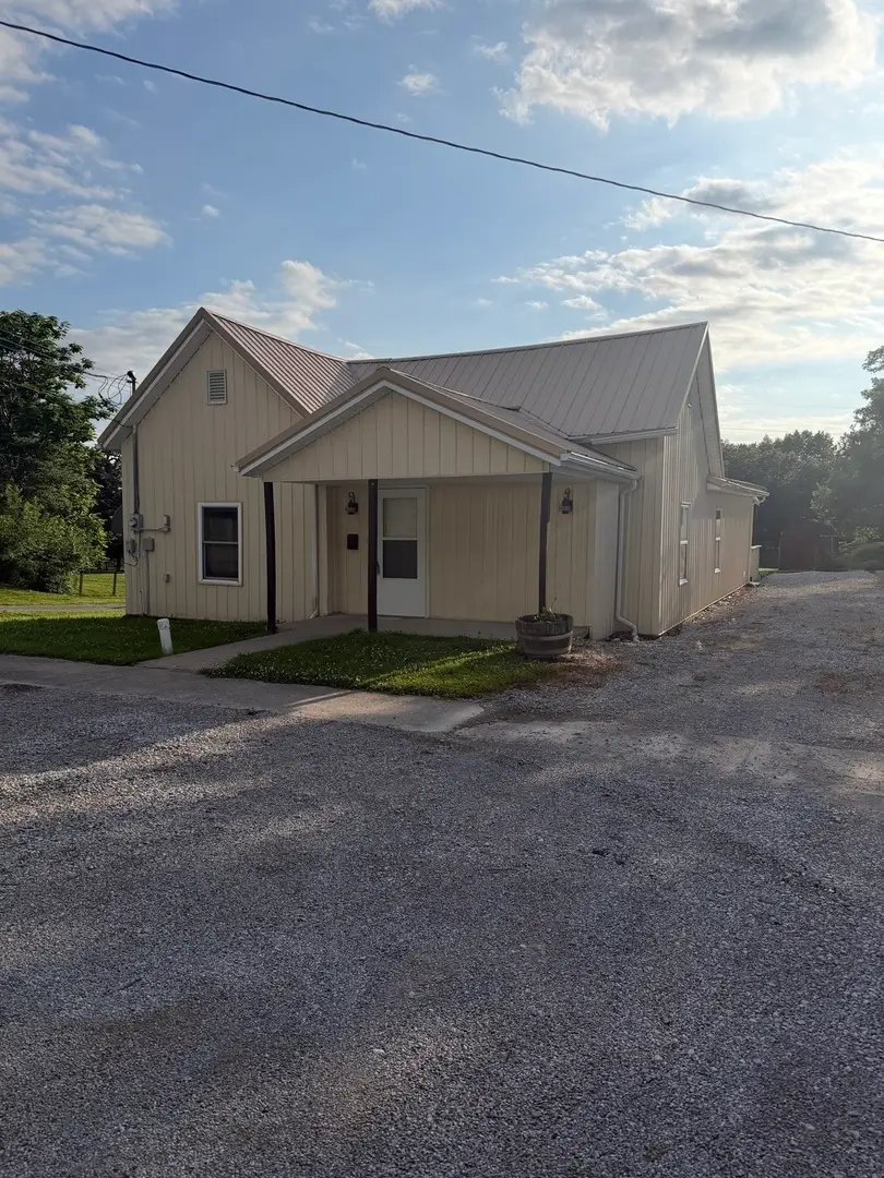 300 N Virginia Street, McLeansboro, IL 62859 - #1