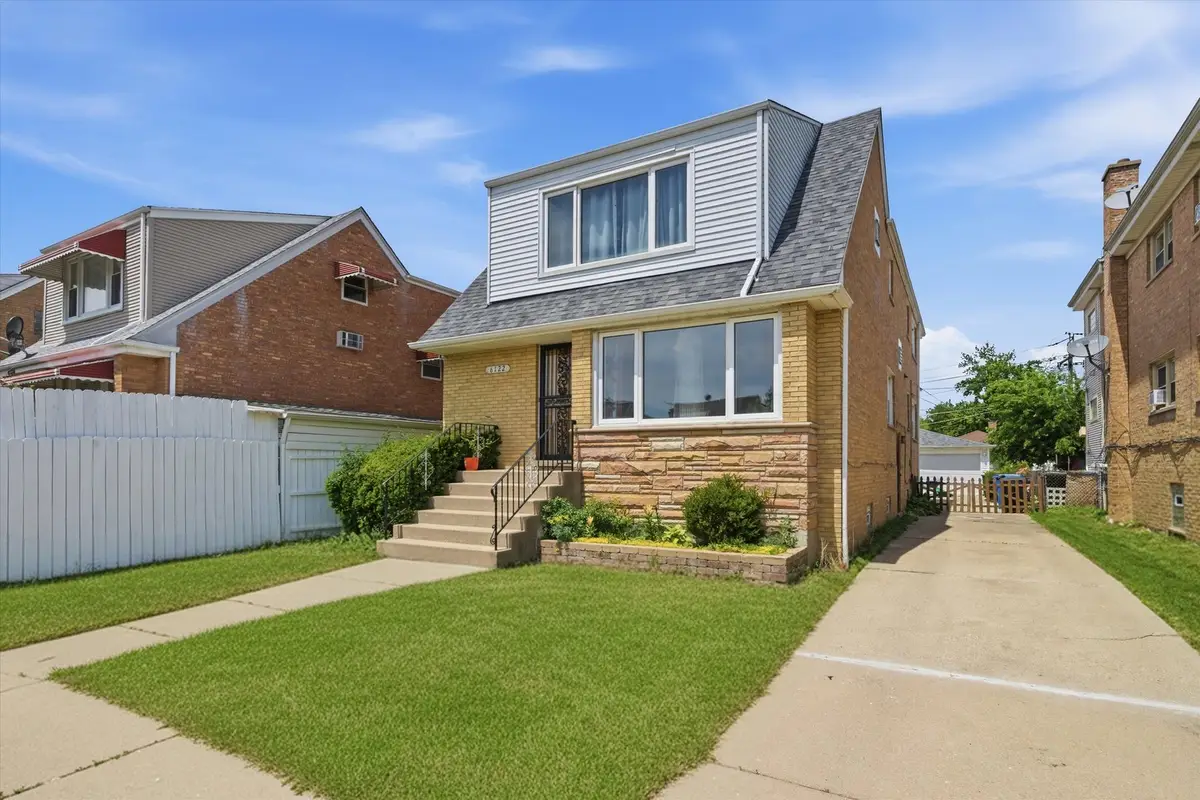 6122 W Leland Avenue, Chicago, IL 60630 - #1