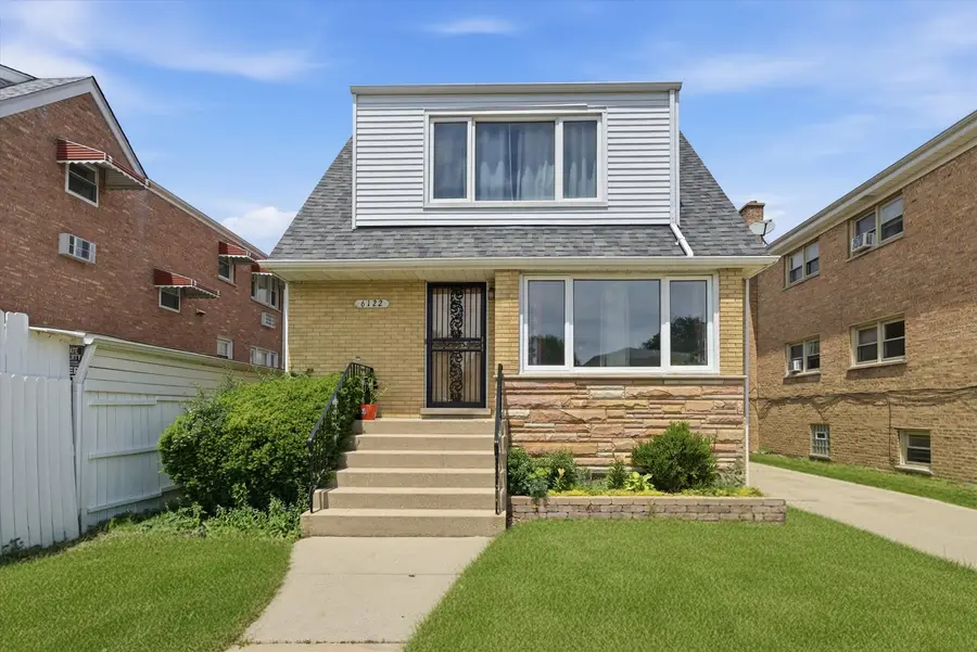 6122 W Leland Avenue, Chicago, IL 60630 - #2