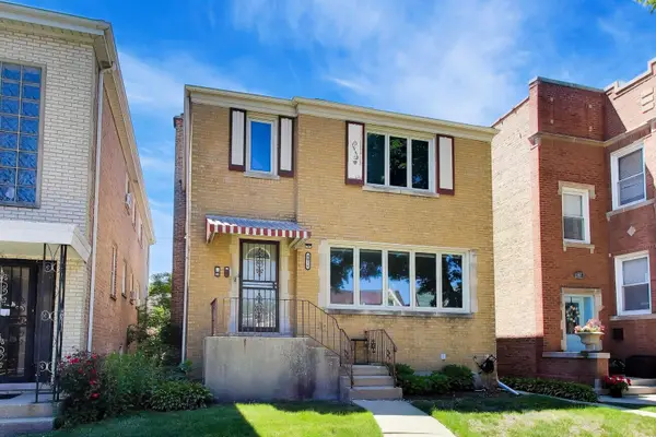 5016 N Mango Avenue, Chicago, IL 60630