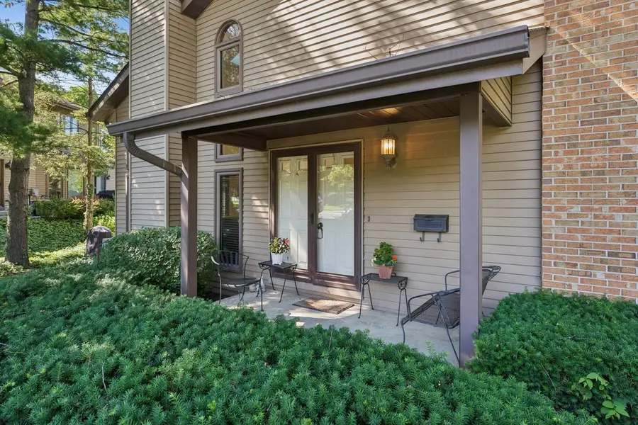 1432 Picadilly Circle, Mount Prospect, IL 60056 - #2