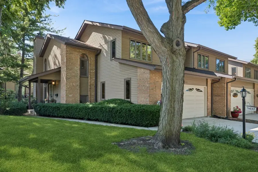 1432 Picadilly Circle, Mount Prospect, IL 60056 - #3