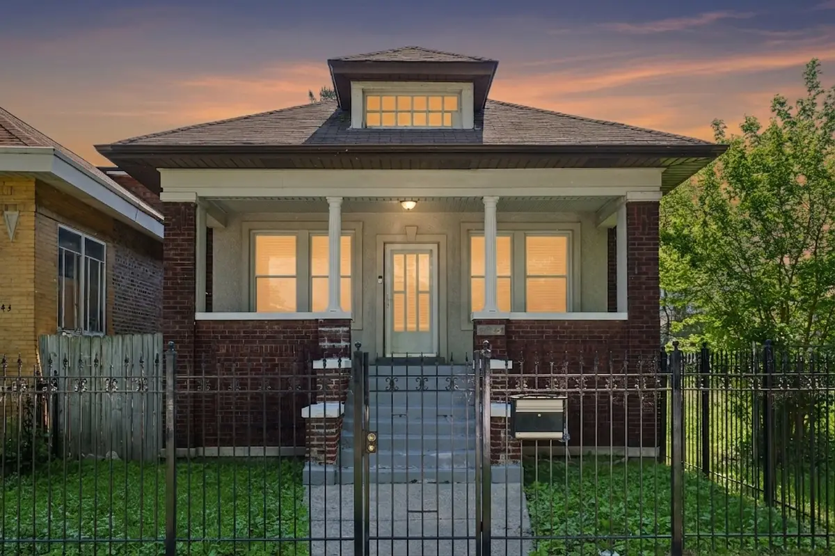 7545 S Ridgeland Avenue, Chicago, IL 60649 - #1