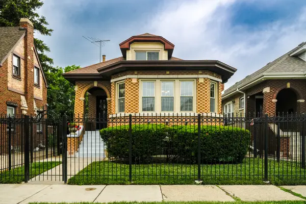 6136 W Fletcher Street, Chicago, IL 60634