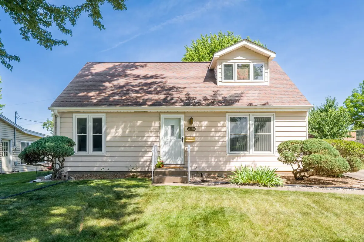 2368 Queens Court, Bettendorf, IA 52722 - #1