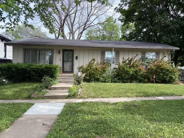 812 10th Street, Dewitt, IA 52742
