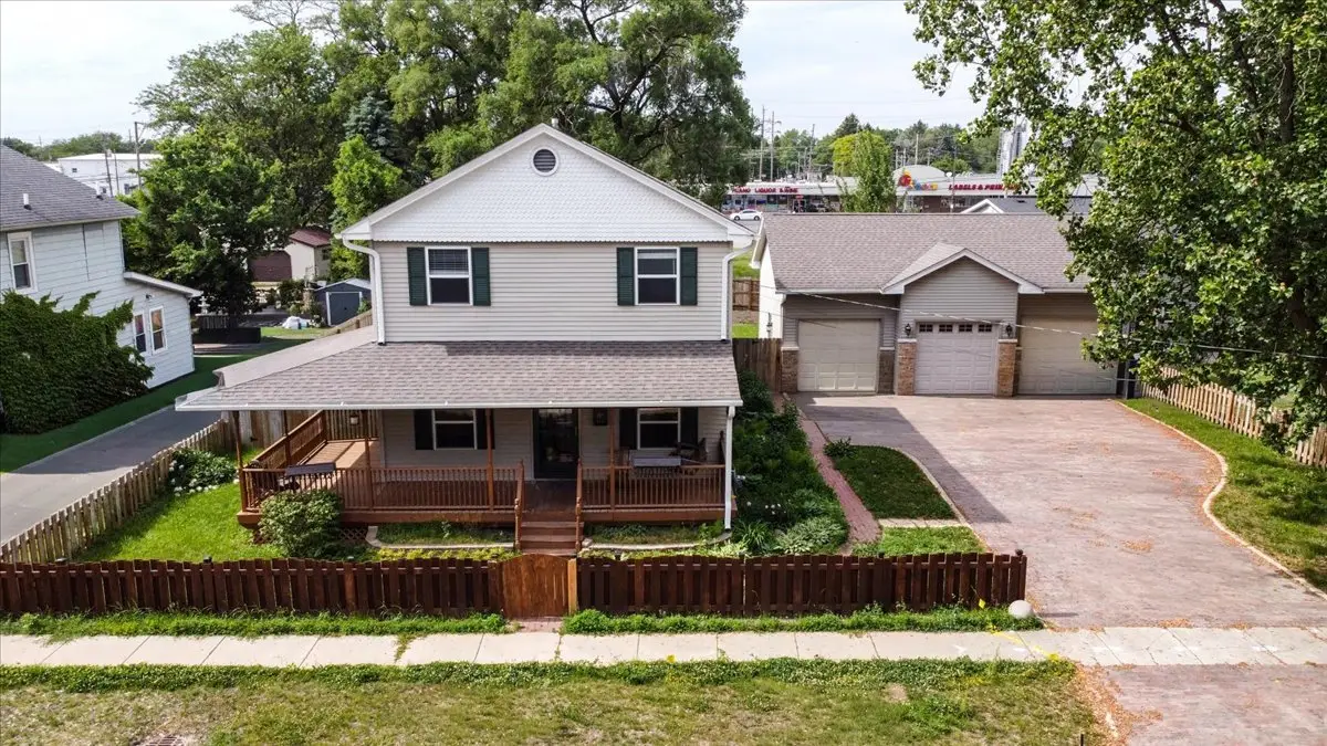 317 E Dearborn Street, Plano, IL 60545 - #1