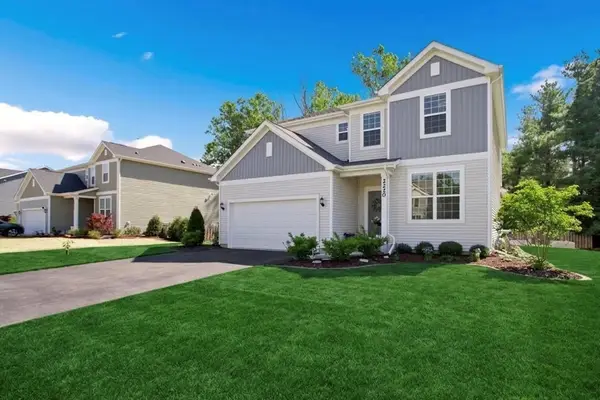 2220 Walnut Glen Boulevard, Island Lake, IL 60042