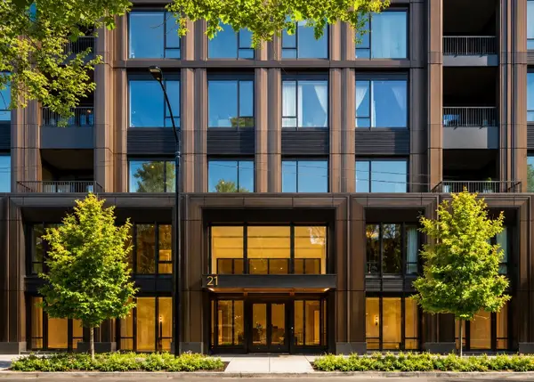 21 N May Street #1103, Chicago, IL 60607