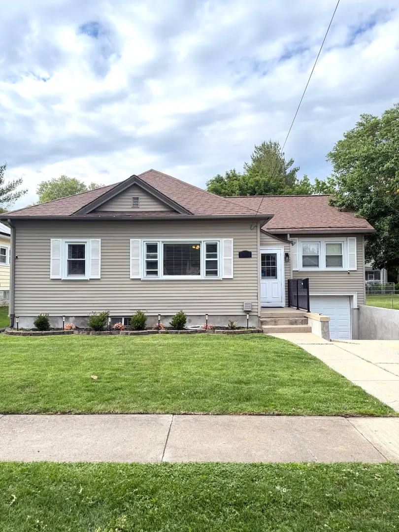 613 W Henry Street, Pontiac, IL 61764 - #1