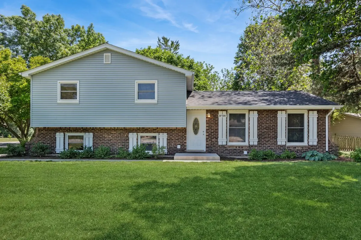28W691 Leverenz Road, Naperville, IL 60564 - #1
