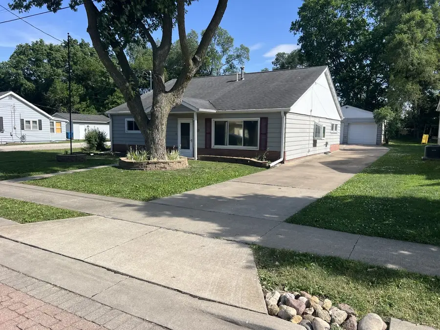113 4th Street, Carbon Cliff, IL 61239 - #2