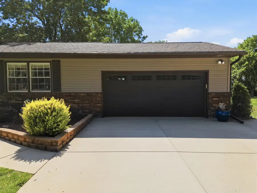 1665 Hill Drive, Dixon, IL 61021 - #3