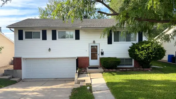 32 E Schubert Avenue, Glendale Heights, IL 60139