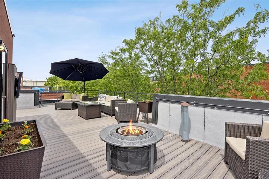 2318 W Wolfram Street, Chicago, IL 60618 - #2