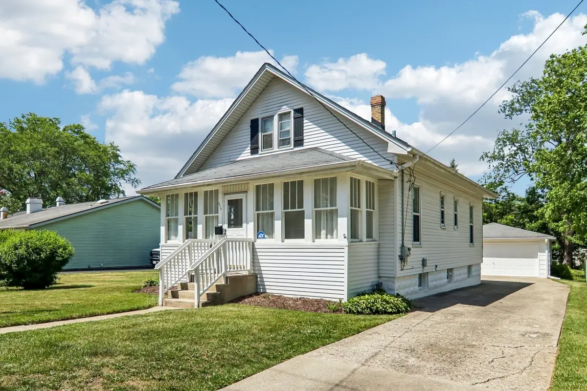 470 N Prairie Avenue, Mundelein, IL 60060 - #1