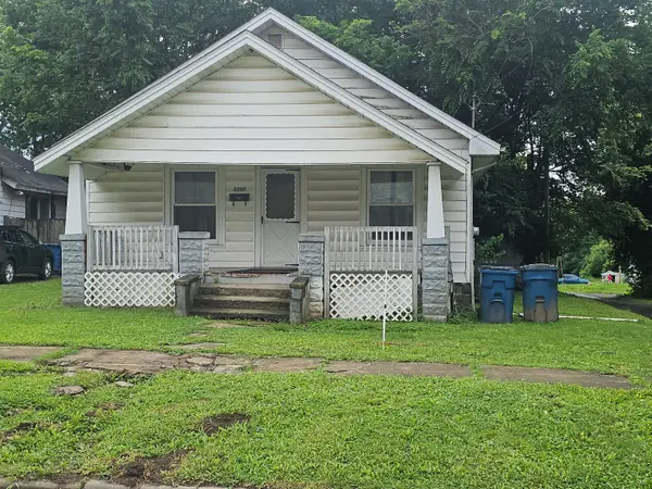 2207 Casey Avenue, Mt Vernon, IL 62864