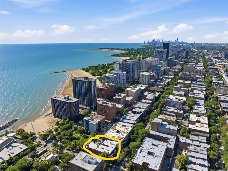 1023 W Thorndale Avenue #1, Chicago, IL 60660 - #2